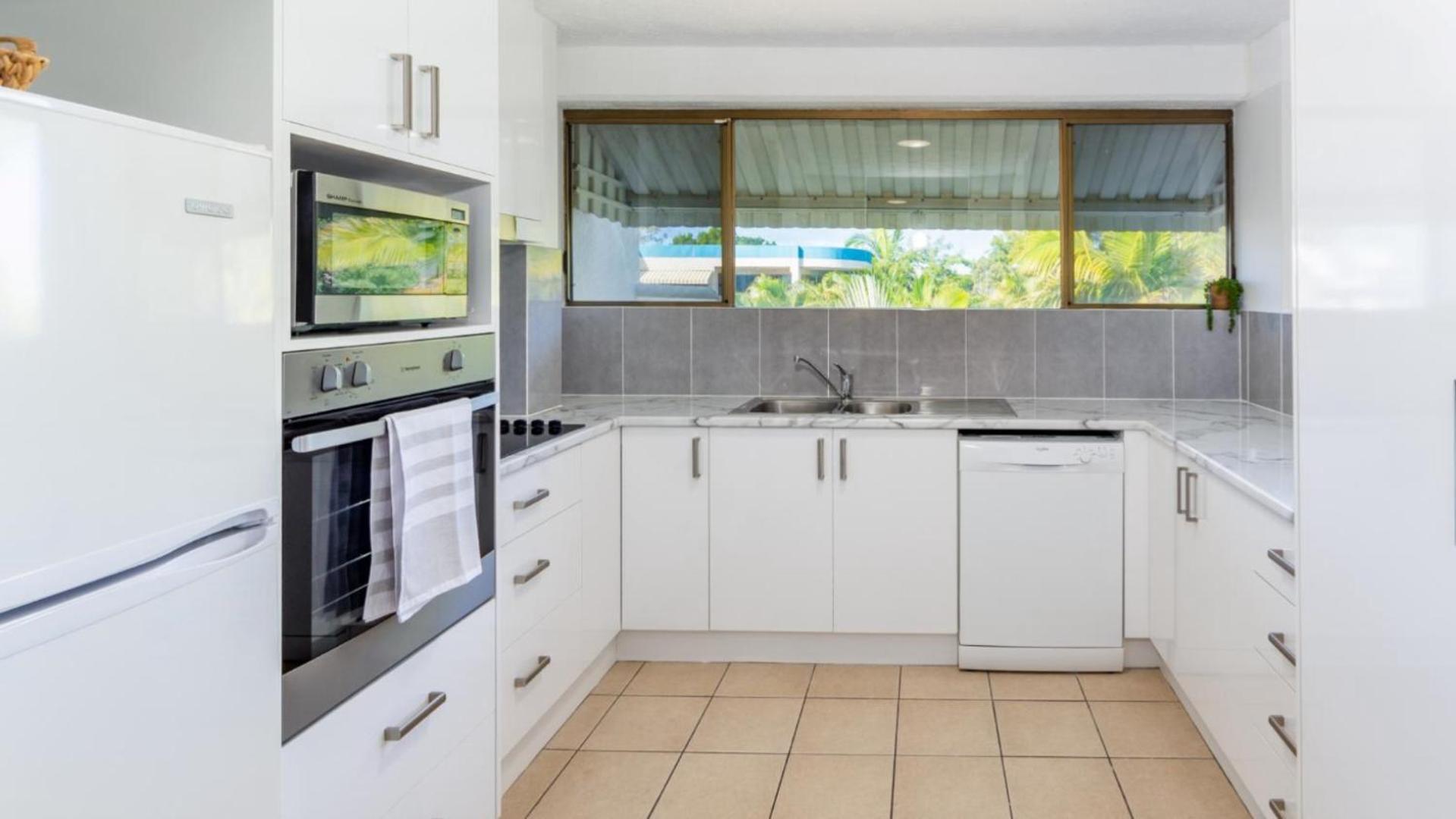 Placid Waters Holiday Apartments Bongaree Экстерьер фото