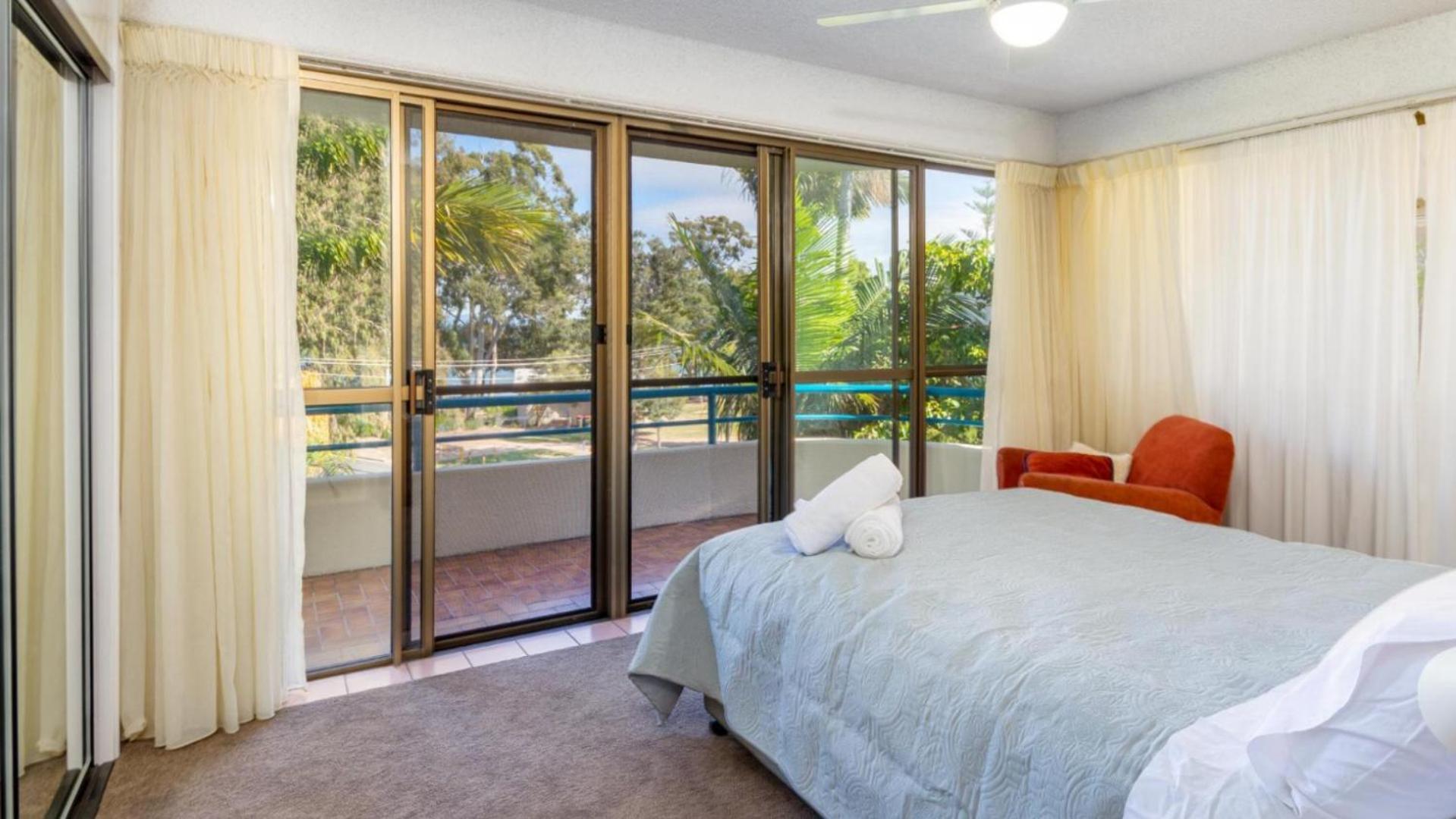 Placid Waters Holiday Apartments Bongaree Экстерьер фото