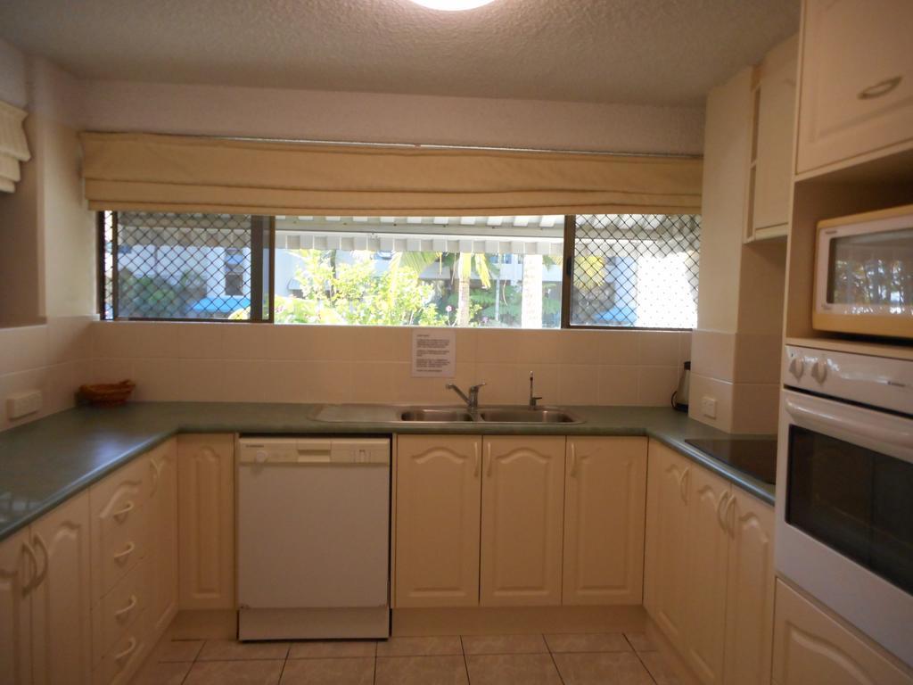 Placid Waters Holiday Apartments Bongaree Экстерьер фото