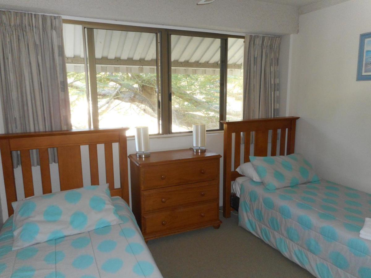 Placid Waters Holiday Apartments Bongaree Экстерьер фото