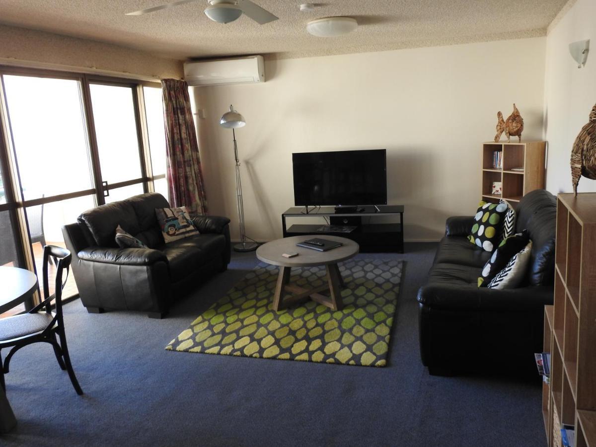 Placid Waters Holiday Apartments Bongaree Экстерьер фото