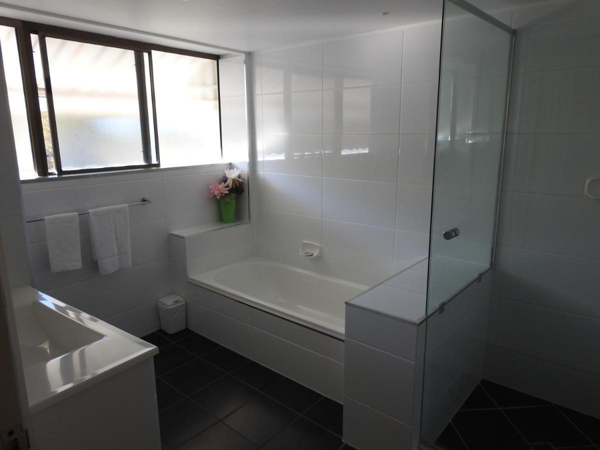 Placid Waters Holiday Apartments Bongaree Экстерьер фото